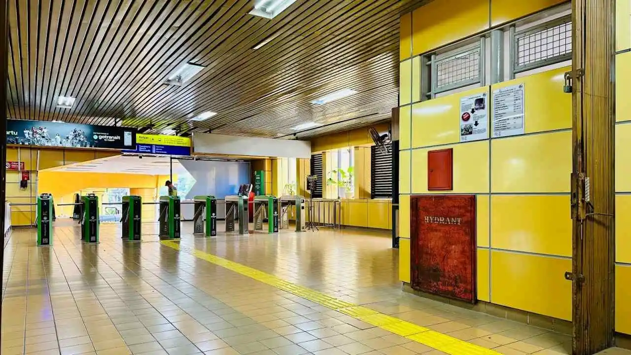 Stasiun KRL Gondangdia Jadwal, Parkir, & Kuliner Legendaris Sekitar (3)-new